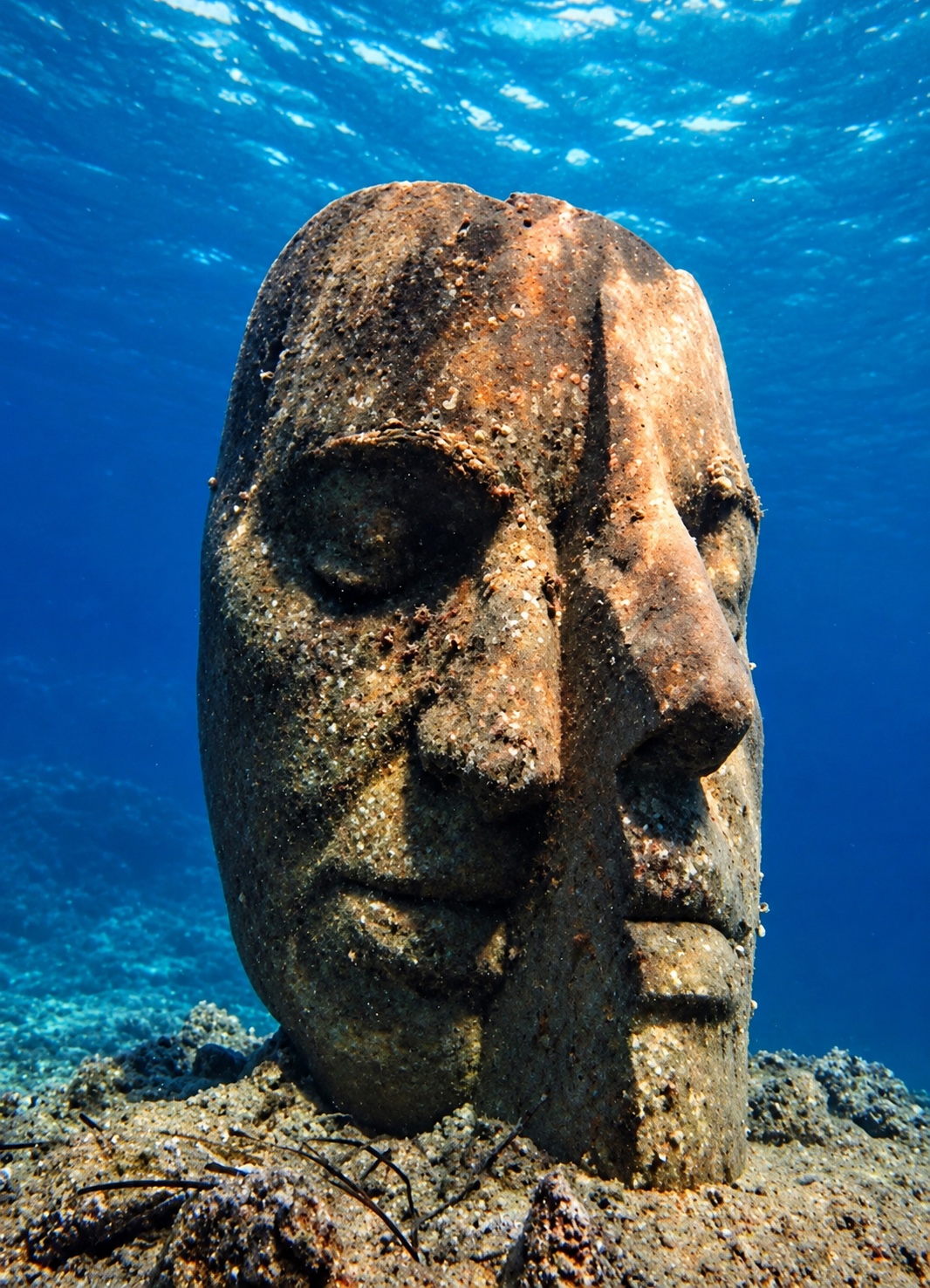 Les détails d’une sculpture de l’écomusée sous-marin de Cannes.