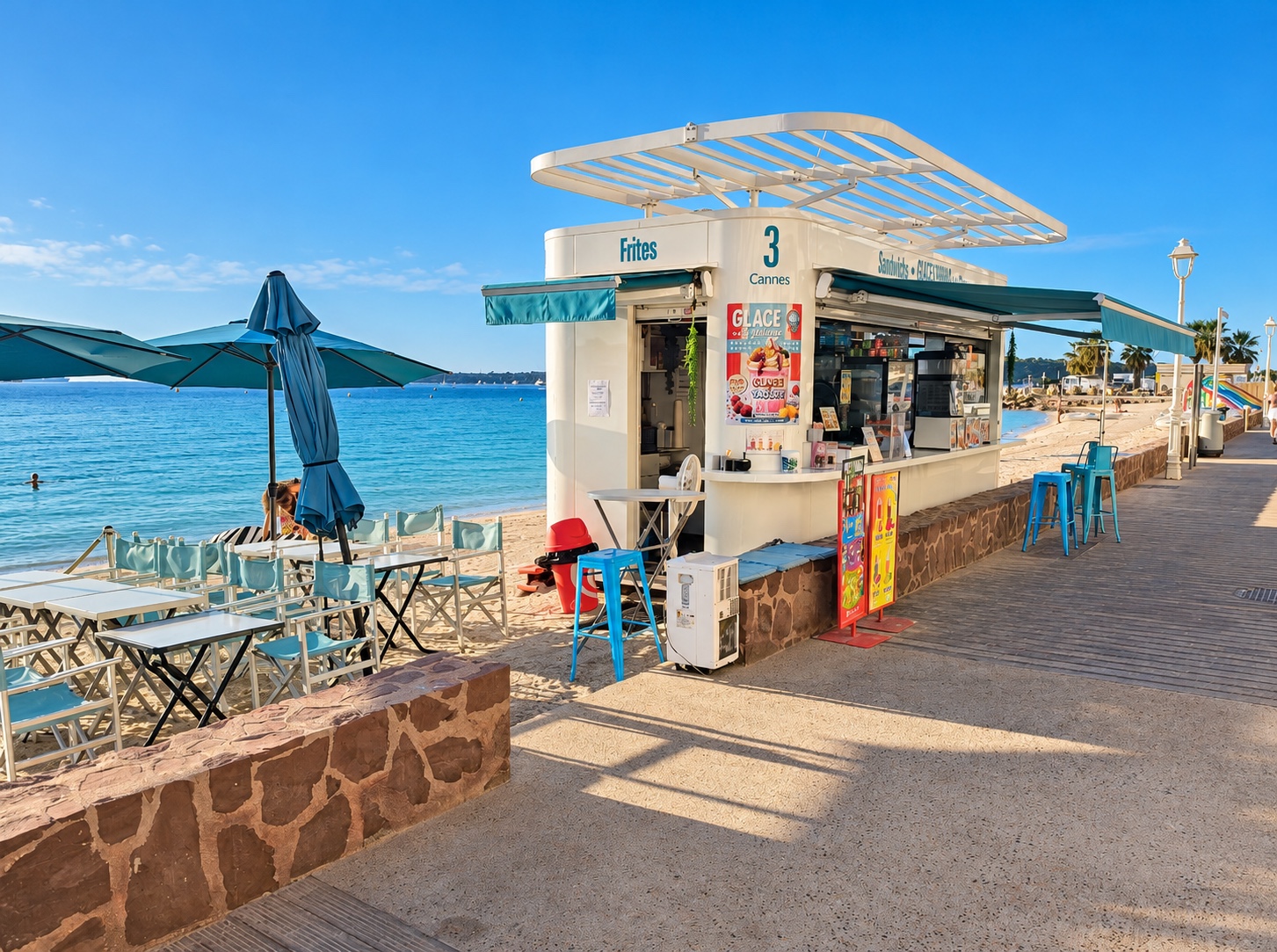 Le Kiosque 3, chez Bruno, à environ 50 mètres du départ de notre base nautique à Cannes.
